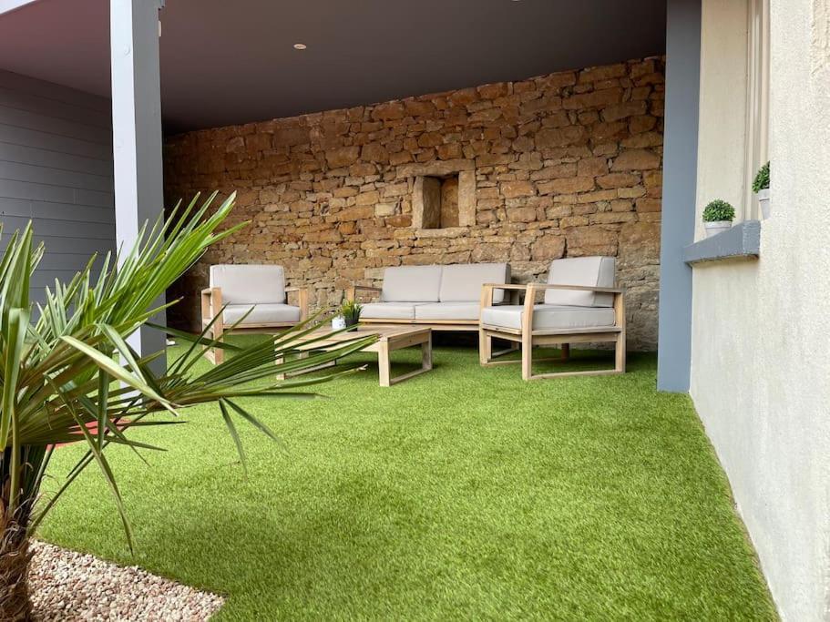 Suite Cosy Au Coeur De Vinzelles Proche Macon Tout Equipe Avec Salon D'Exterieur Eksteriør bilde
